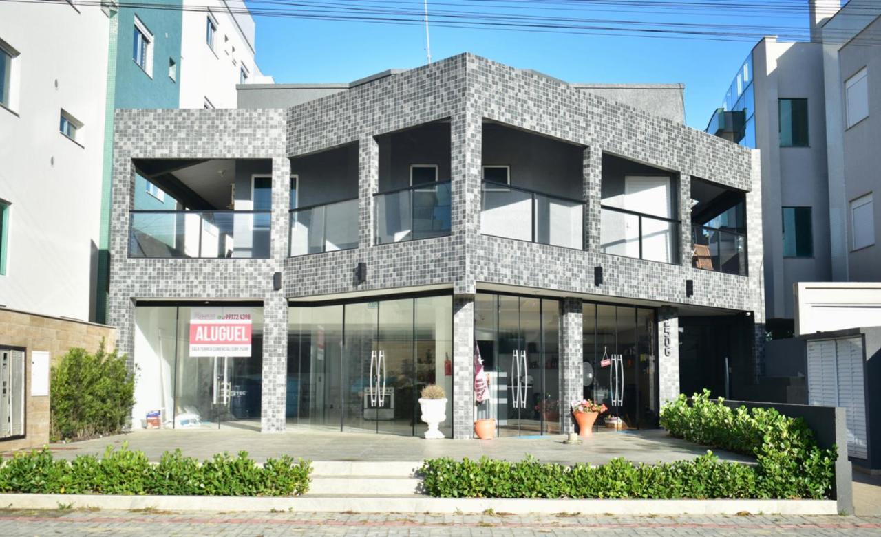 Residencial Melfi 3 Ap 3 Apartment บอมบินญัส ภายนอก รูปภาพ